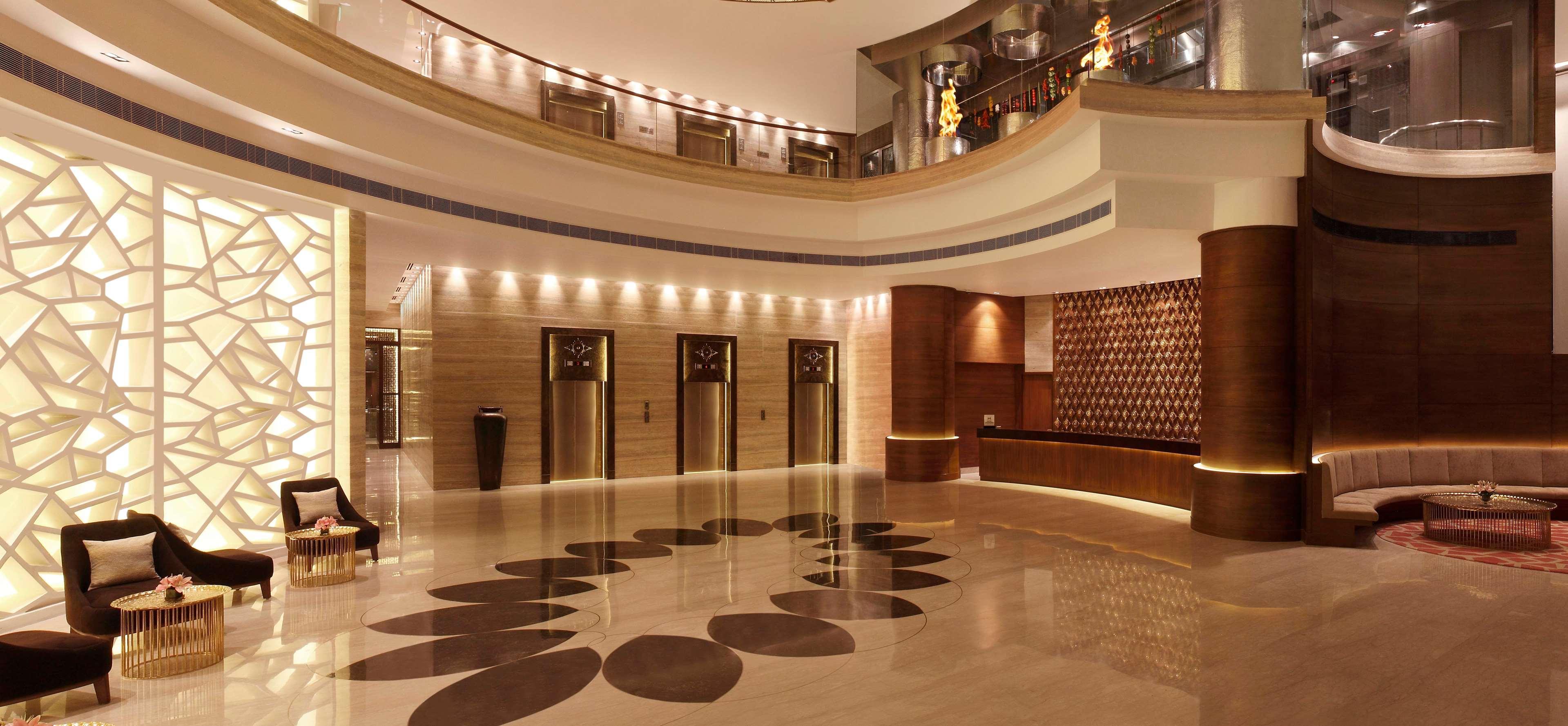 Hilton Jaipur Otel Dış mekan fotoğraf The lobby of the Taj Bengal
