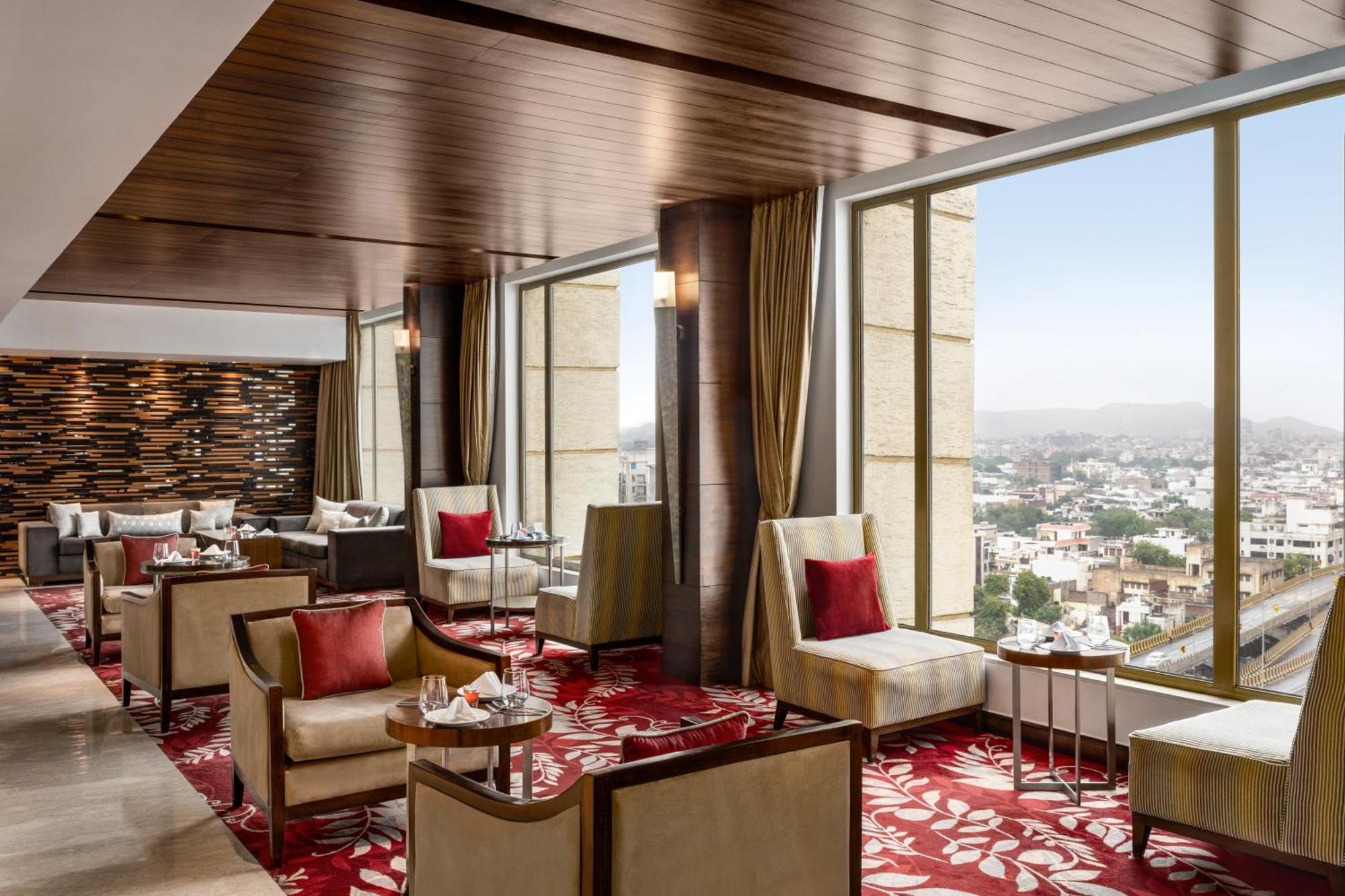 Hilton Jaipur Otel Dış mekan fotoğraf The Club Lounge at the Taj Mahal Palace