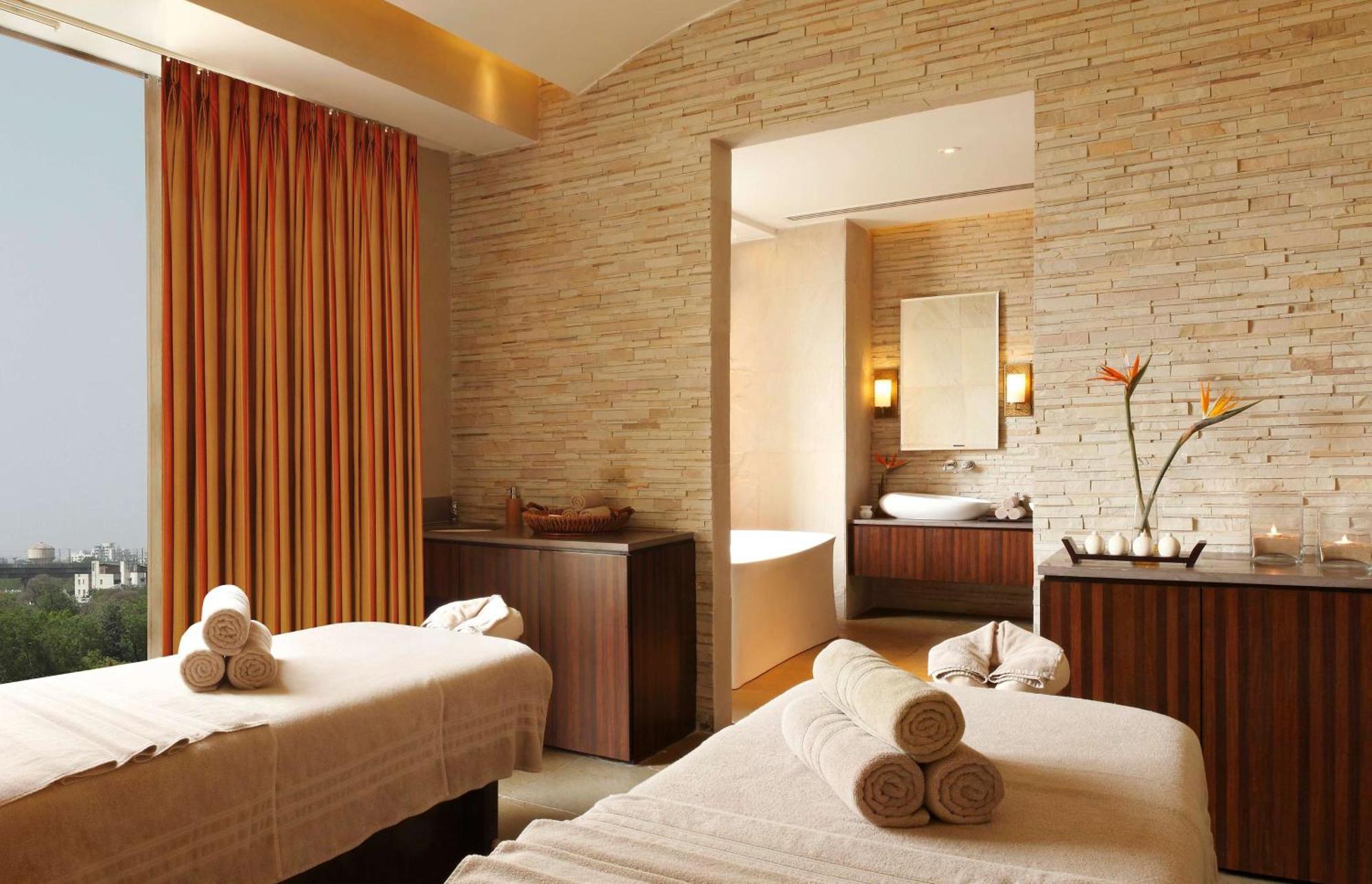 Hilton Jaipur Otel Dış mekan fotoğraf Spa at The Oberoi, Mumbai