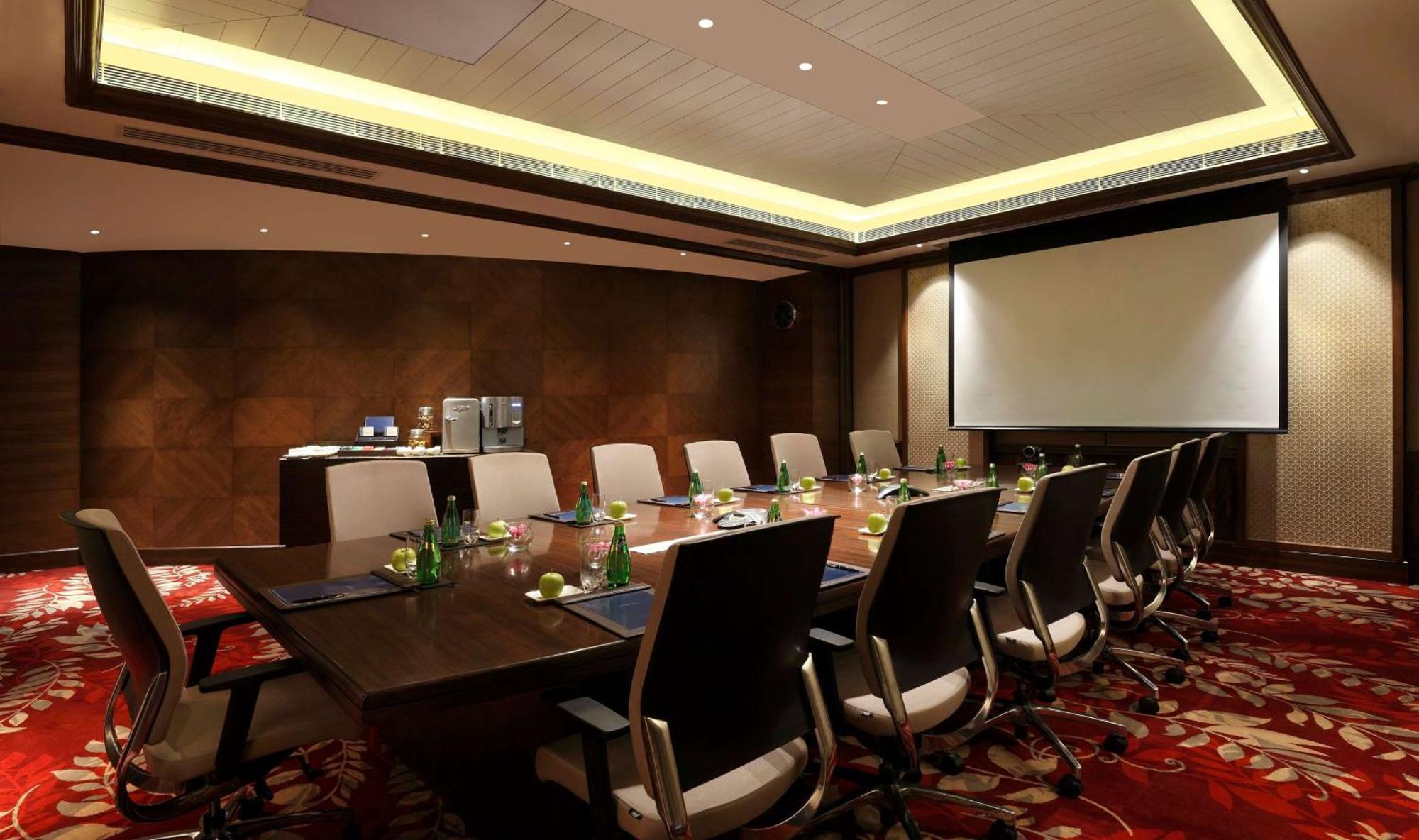 Hilton Jaipur Otel Dış mekan fotoğraf Boardroom at the Taj Mahal Palace, Mumbai