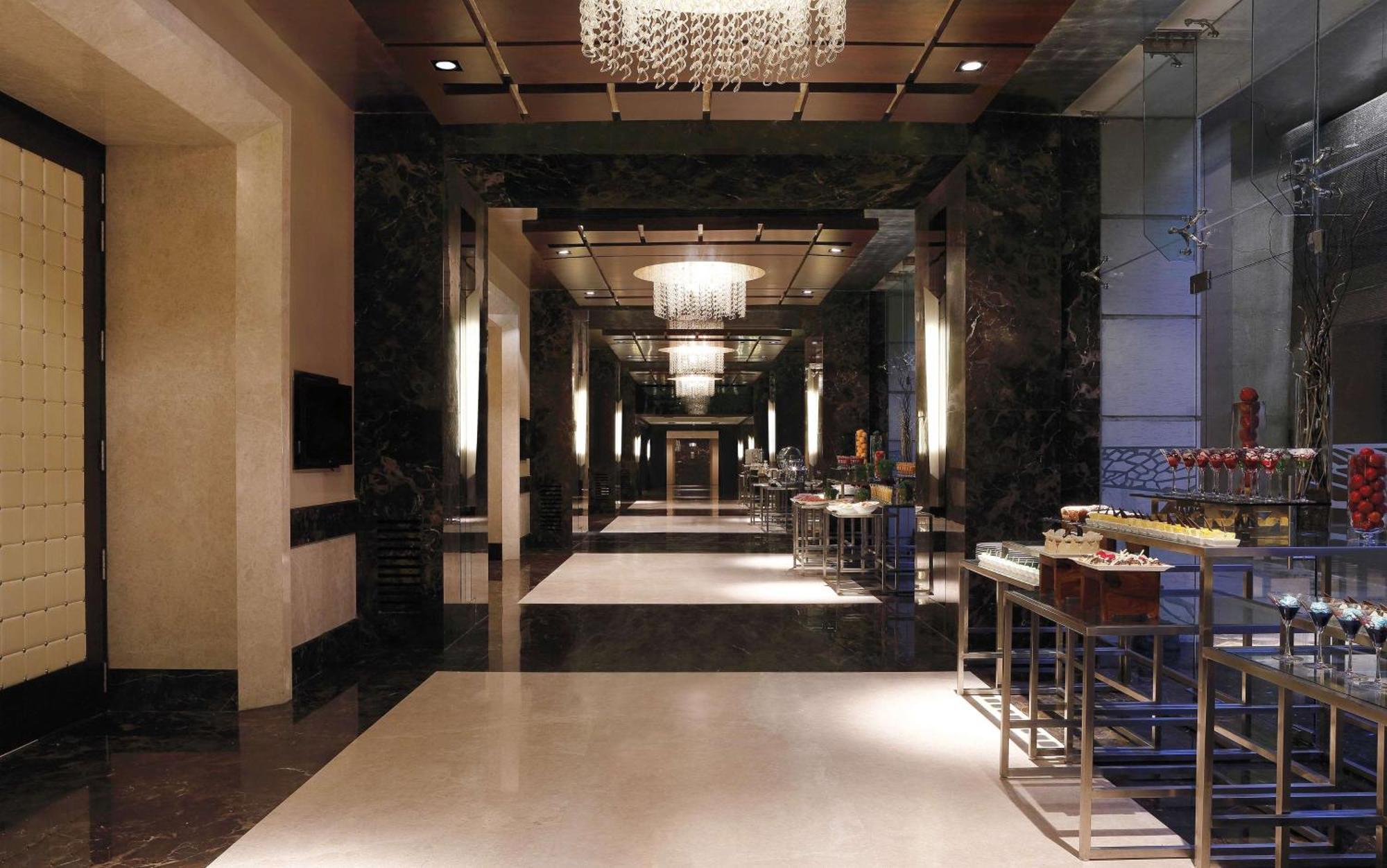 Hilton Jaipur Otel Dış mekan fotoğraf The lobby