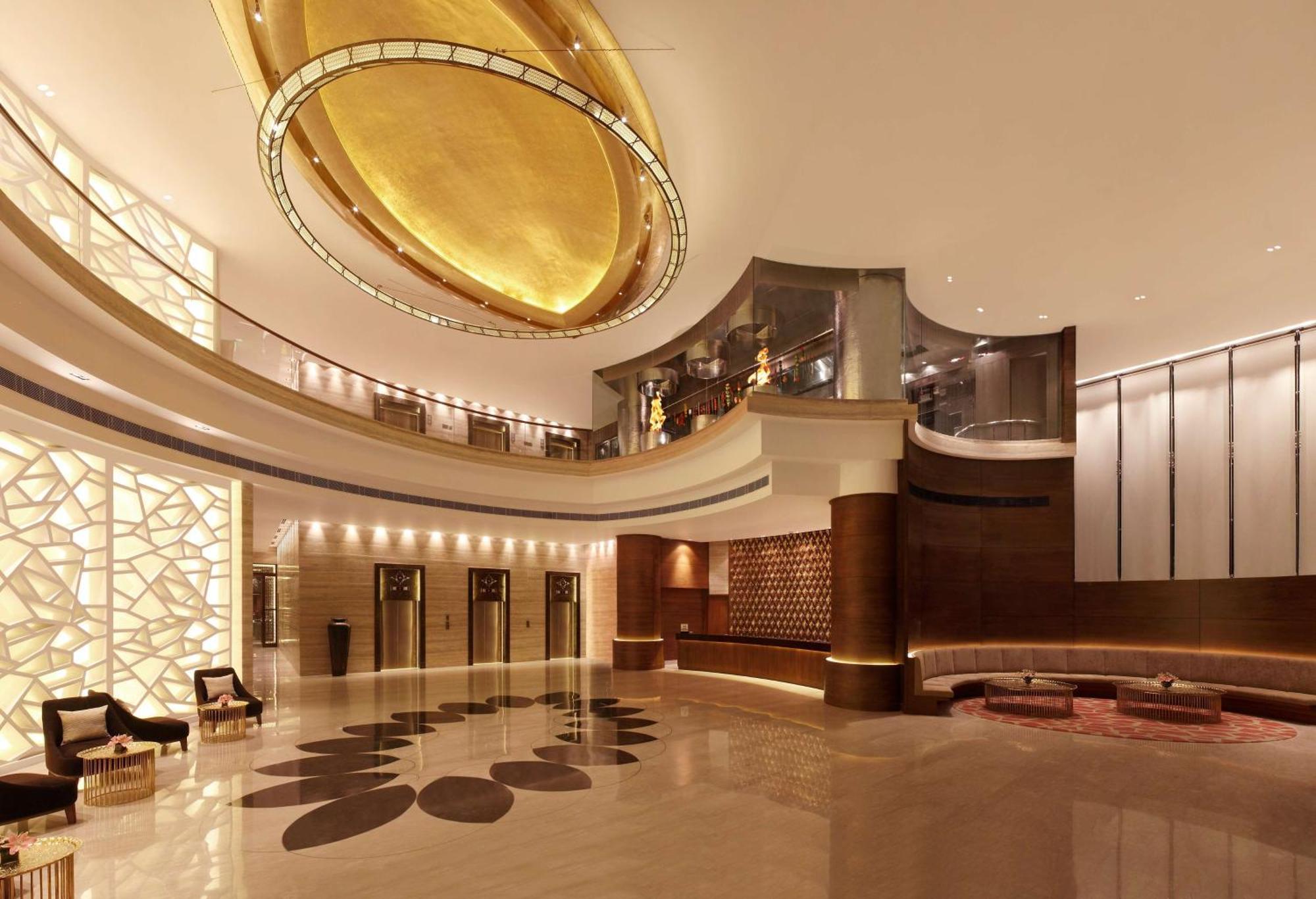 Hilton Jaipur Otel Dış mekan fotoğraf The lobby of the hotel